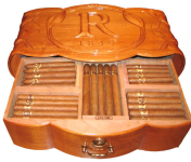 Vegas Robaina 5 Aniversario Humidor packaging